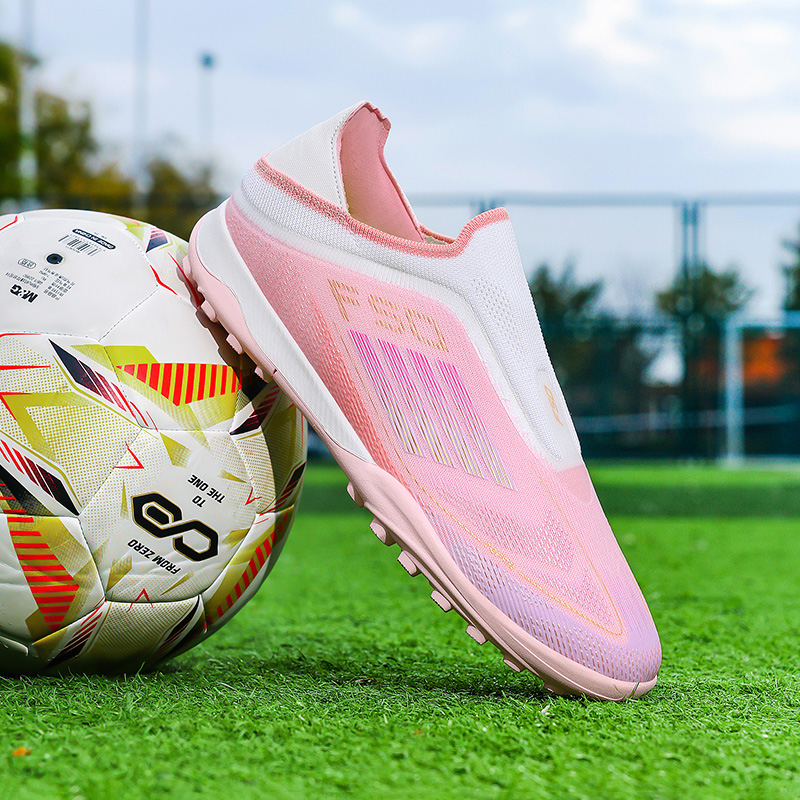New Men Football Boots Comfort - Sports Equipment For Boys recensione e prezzo