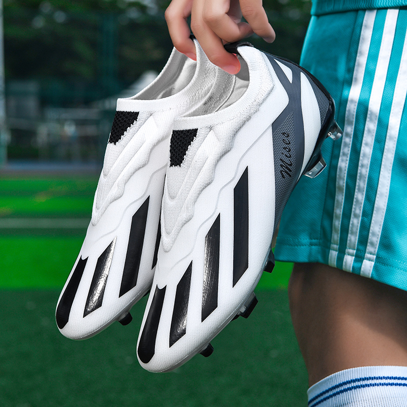New Men Soccer Shoes Cleats Ou - Sports Equipment For Boys recensione e prezzo
